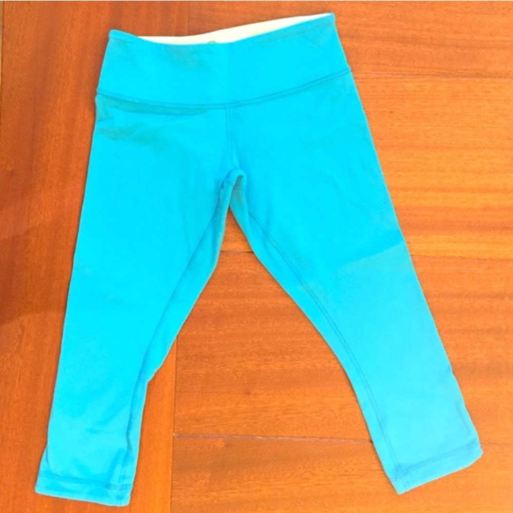 Lululemon reversible cropped leggings